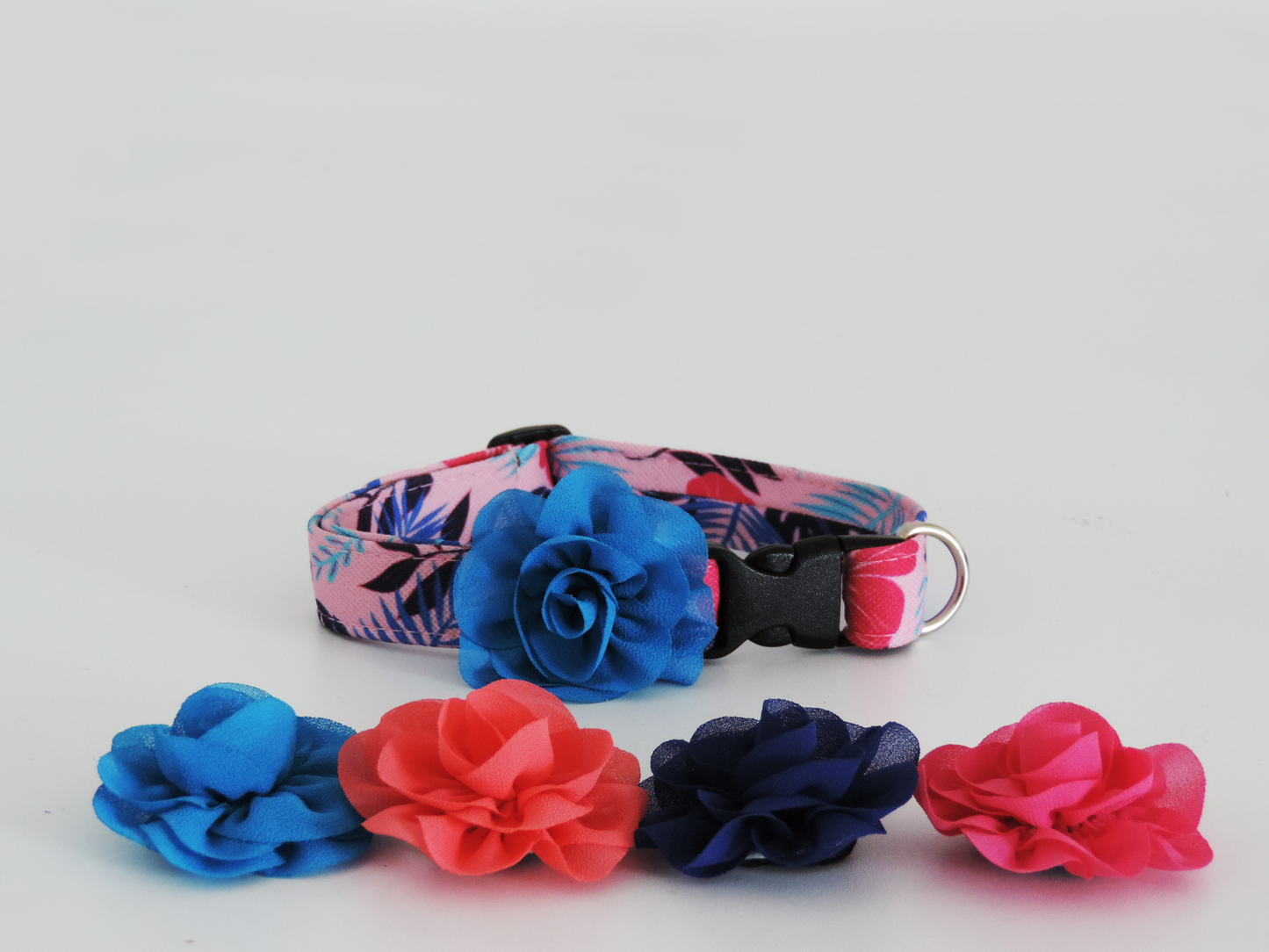 Collar portaplaca para perros con flor